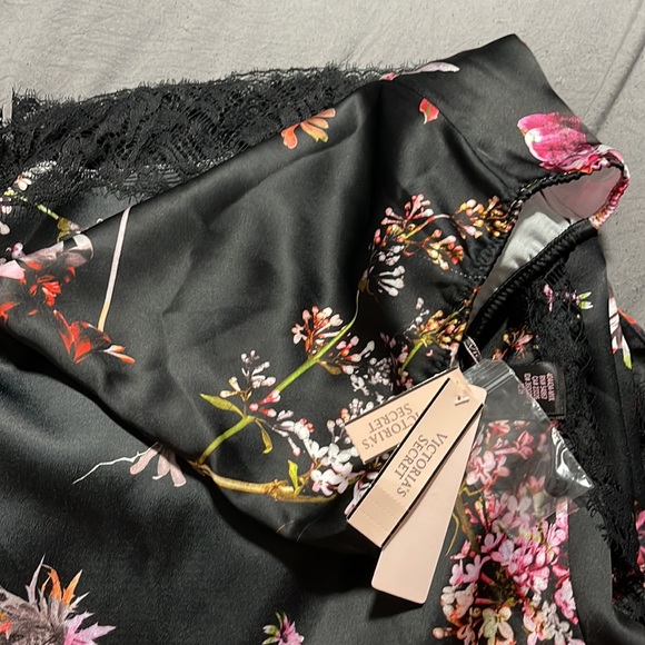 VICTORIA'S SECRET VERY SEXY SATIN SLIP SKIRT - Picture 6 of 6